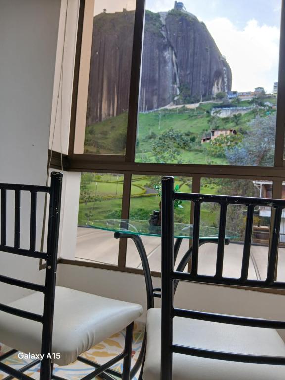 Nespecifikovaný výhled na hory nebo výhled na hory při pohledu z hotelu