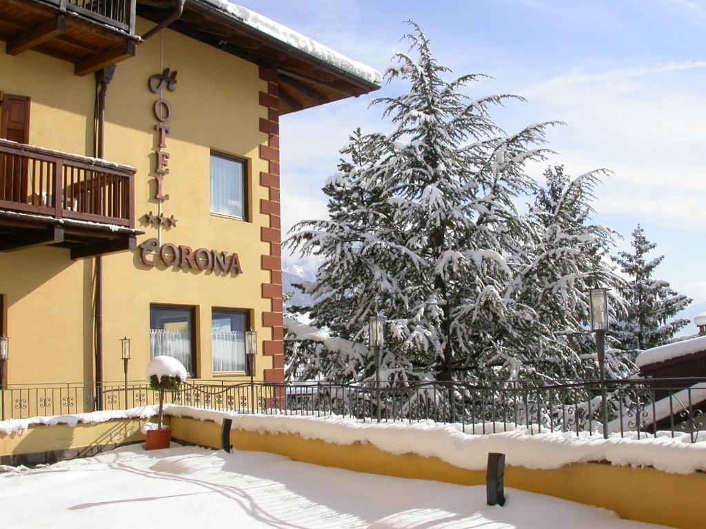Hotel Corona v zimě