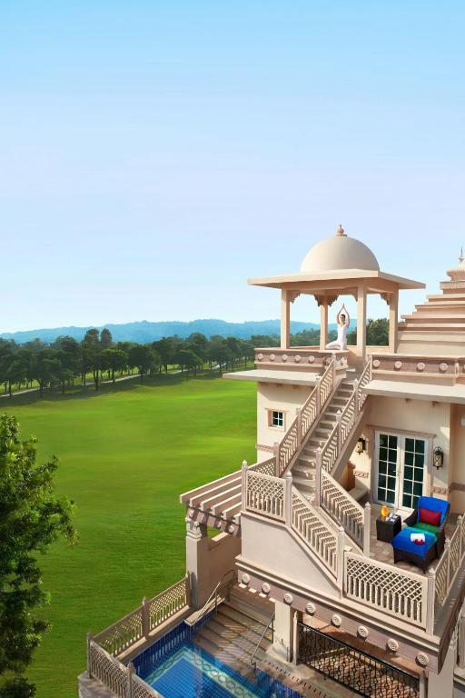 Bazén v ubytování ITC Grand Bharat, a Luxury Collection Retreat, Gurgaon, New Delhi Capital Region nebo v jeho okolí