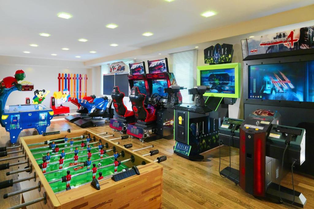 Herní místnost v ubytování Tsaghkadzor Marriott Hotel