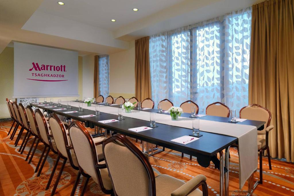 Konferenční prostory v ubytování Tsaghkadzor Marriott Hotel