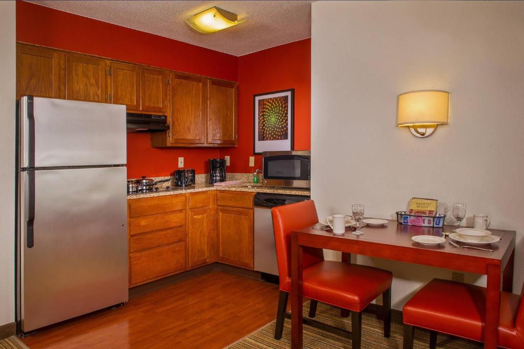 Kuchyň nebo kuchyňský kout v ubytování Residence Inn Columbia MD