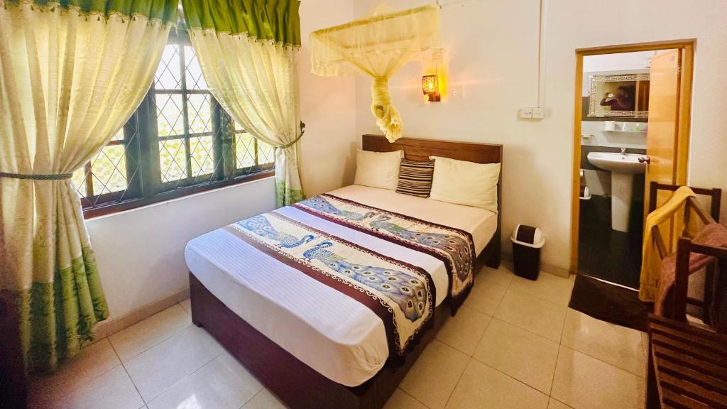 New Peacock Resort - 19