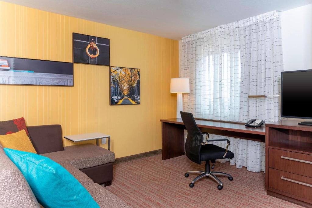 Residence Inn by Marriott Akron South/Green - One-Bedroom King Suite With Sofa Bed - Non-Smoking