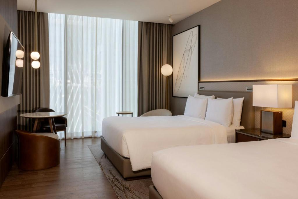 Postel nebo postele na pokoji v ubytování JW Marriott Hotel Guadalajara