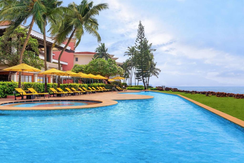 Bazén v ubytování Goa Marriott Resort & Spa nebo v jeho okolí