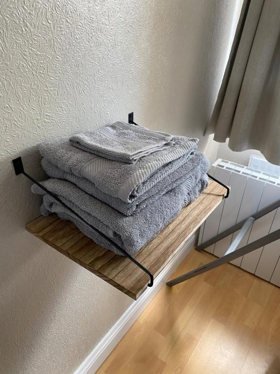 Postel nebo postele na pokoji v ubytování An Teach Tykillen Cosy Home