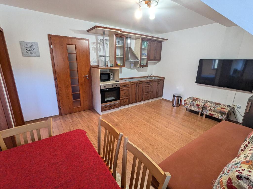 Kuchyň nebo kuchyňský kout v ubytování Apartmán pod kopcom