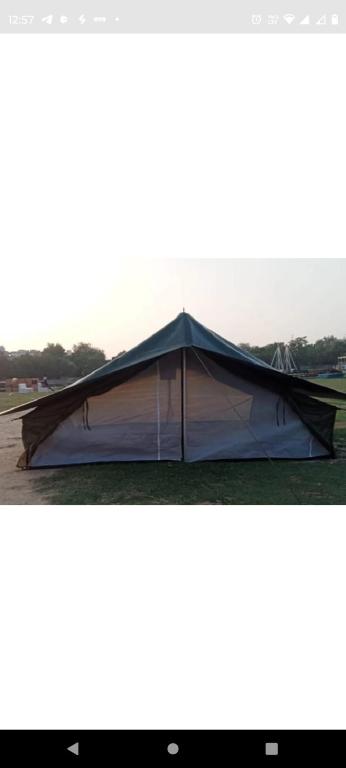 Budova, kde se the luxury tent nachází