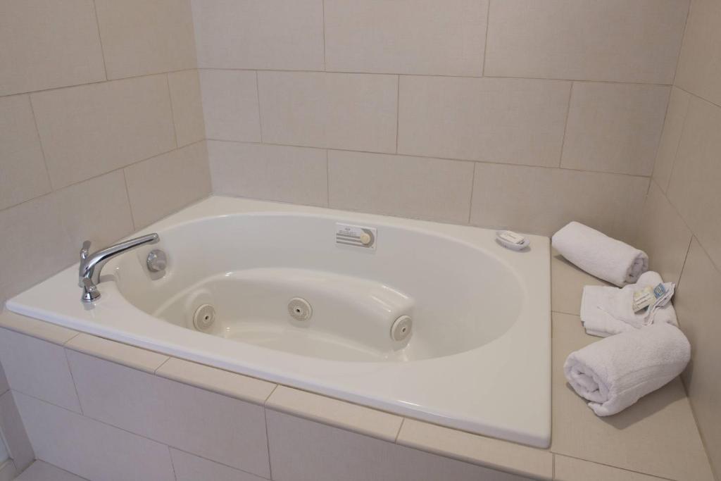 Koupelna v ubytování SpringHill Suites by Marriott Logan