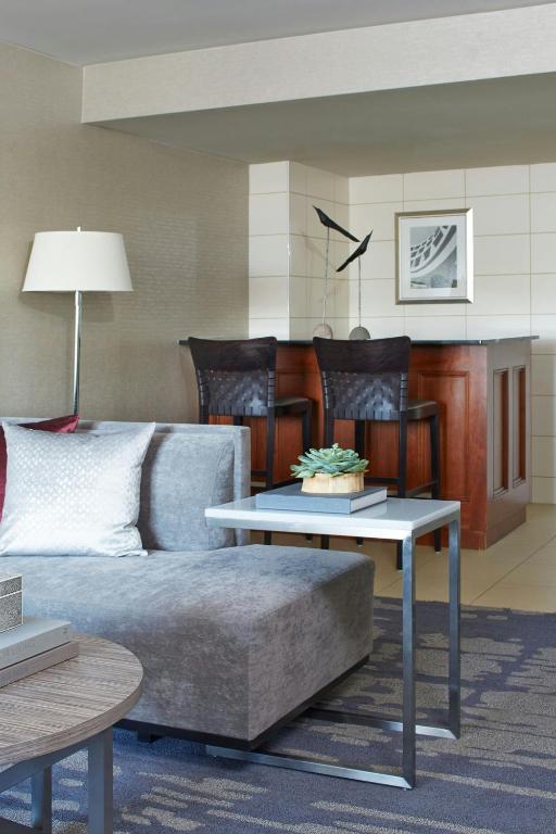 Rochester Airport Marriott photo