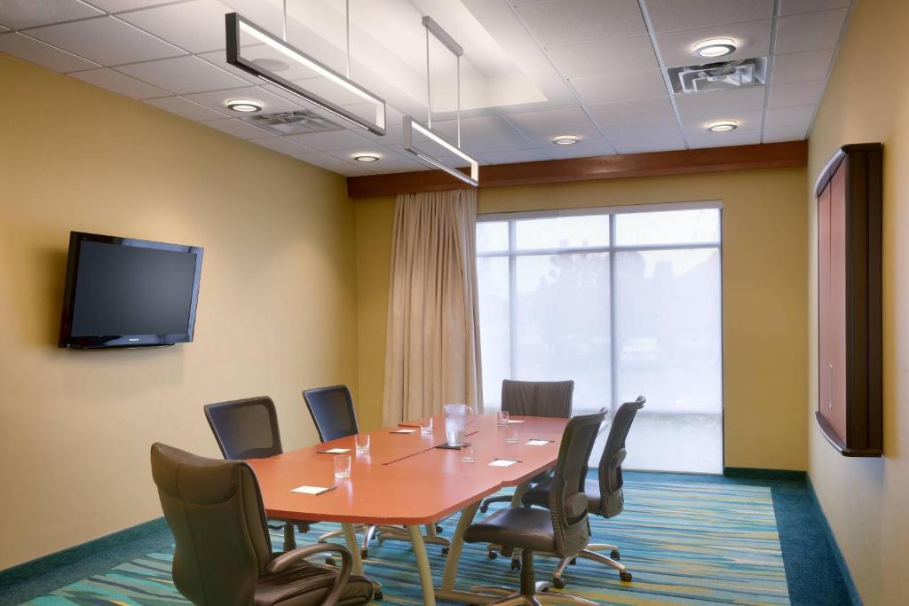 TV a/nebo společenská místnost v ubytování SpringHill Suites by Marriott Provo