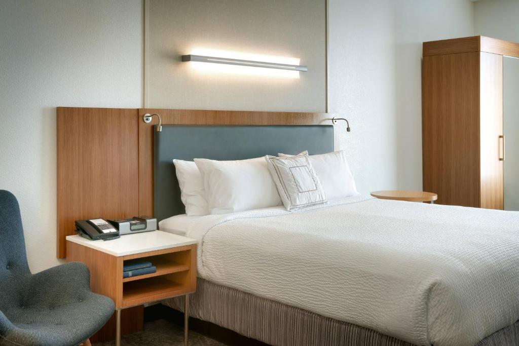 Postel nebo postele na pokoji v ubytování Springhill Suites by Marriott Vernal