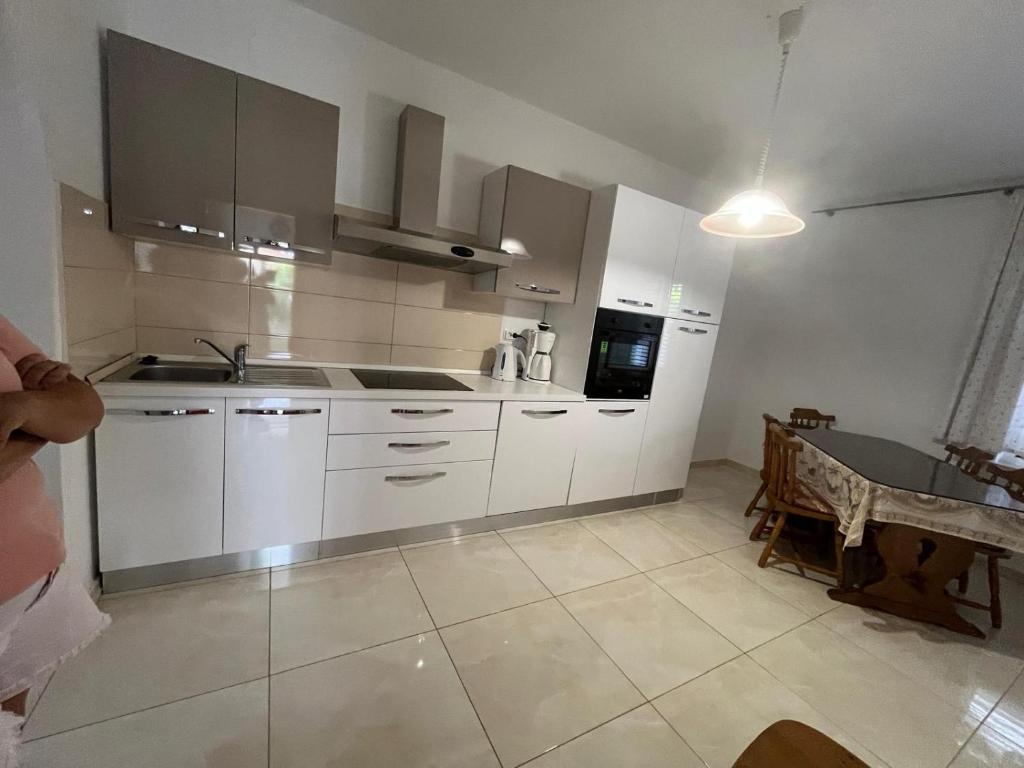 Kuchyň nebo kuchyňský kout v ubytování Ferienwohnung Ana