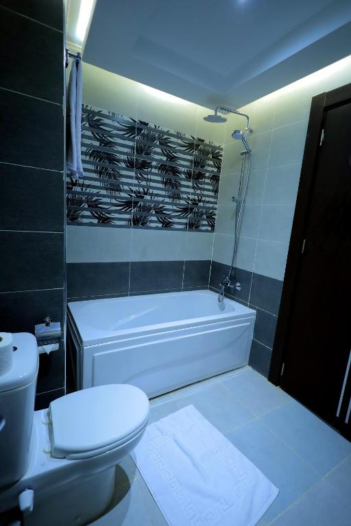 Koupelna v ubytování Blue Lotus Nile Suites Hotel Aswan