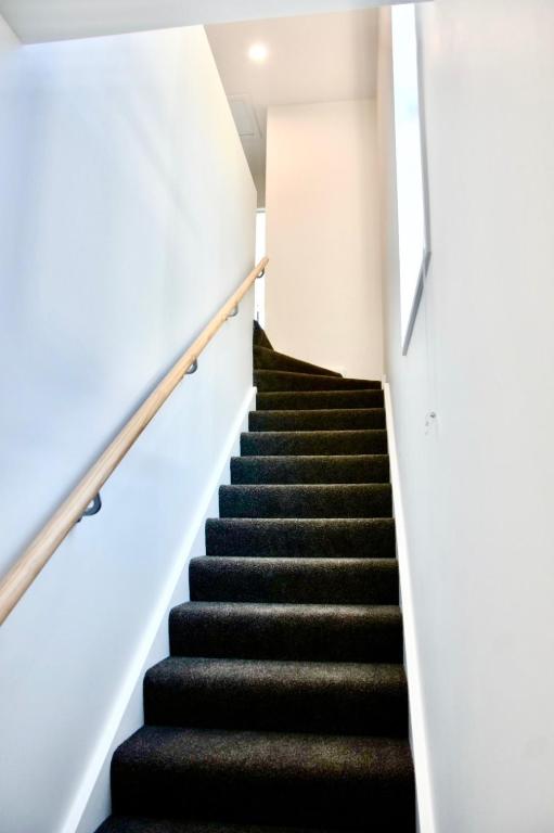 Modern 3BR Escape 3 Private Baths Rare Garage Perfect for Groups - Resim 12