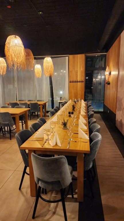Reštaurácia alebo iné gastronomické zariadenie v ubytovaní Aqua Polanki B 209 Kołobrzeg