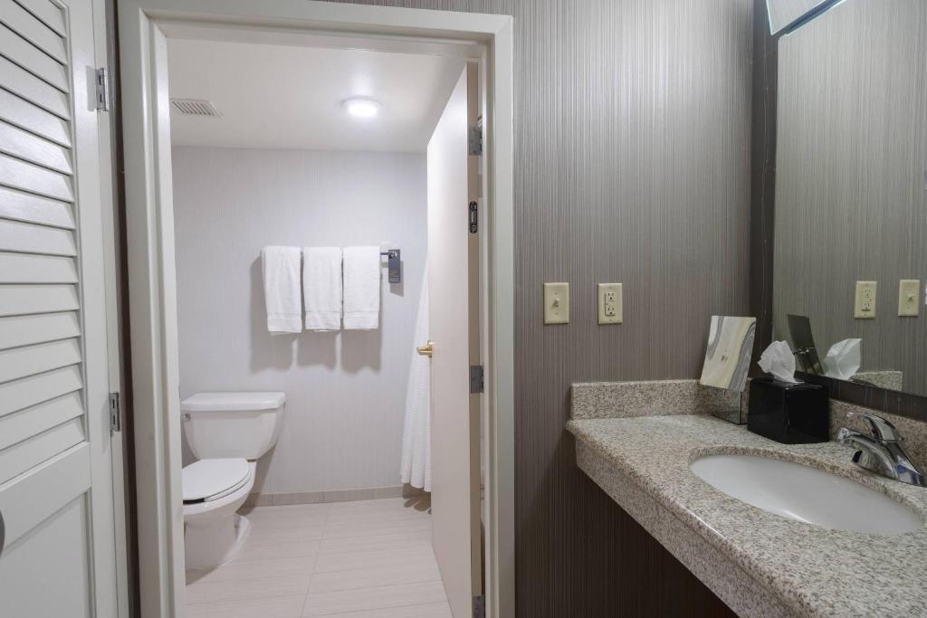 Courtyard by Marriott Cleveland Willoughby photo