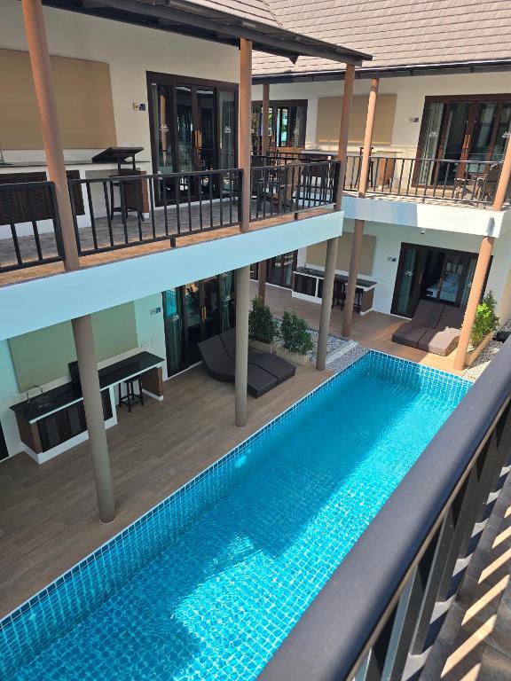 Bazén v ubytování Blue Palm Residence Kata nebo v jeho okolí