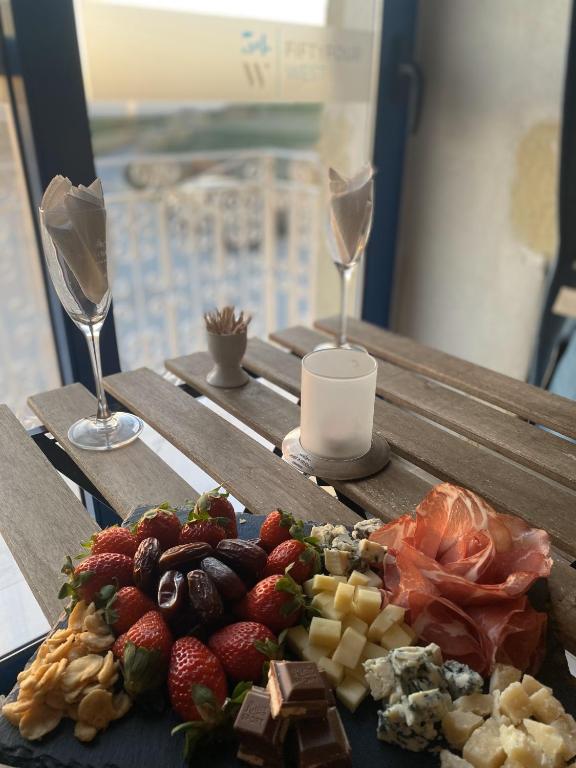 Fiftyfour West Boutique Living - 18