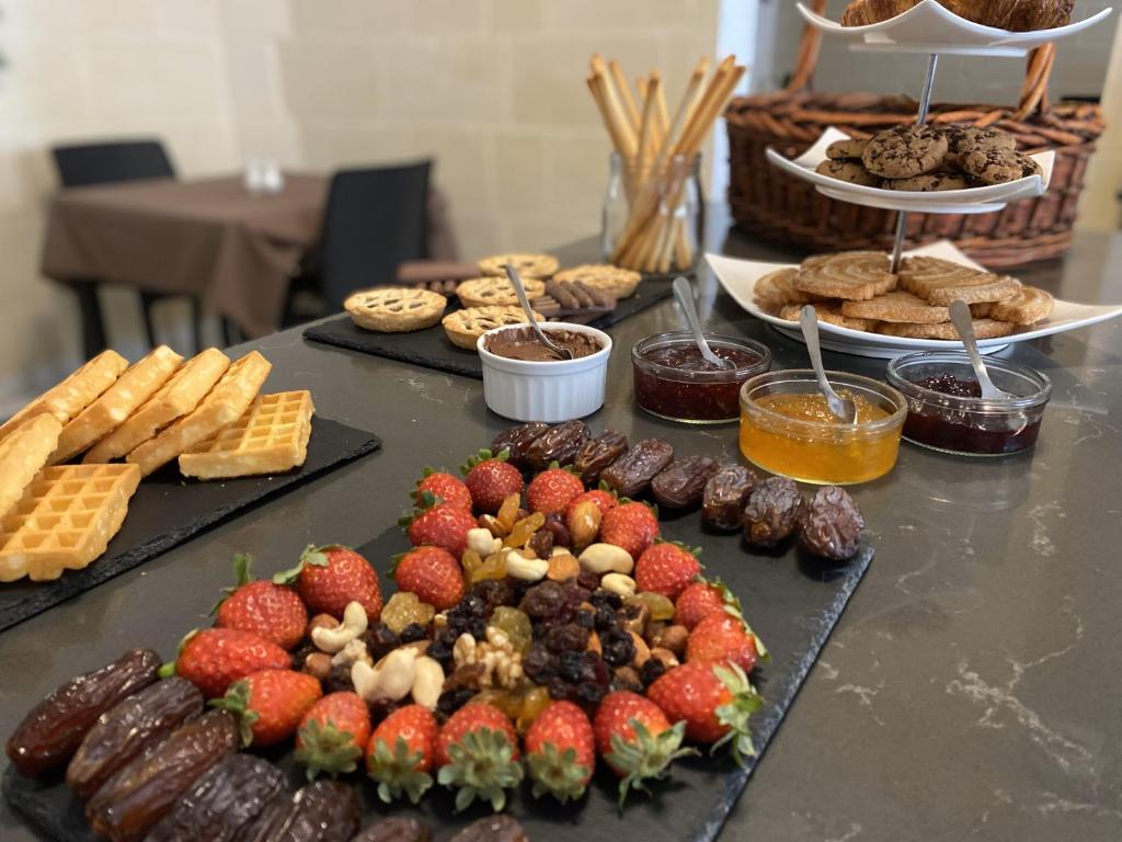 Fiftyfour West Boutique Living - 14