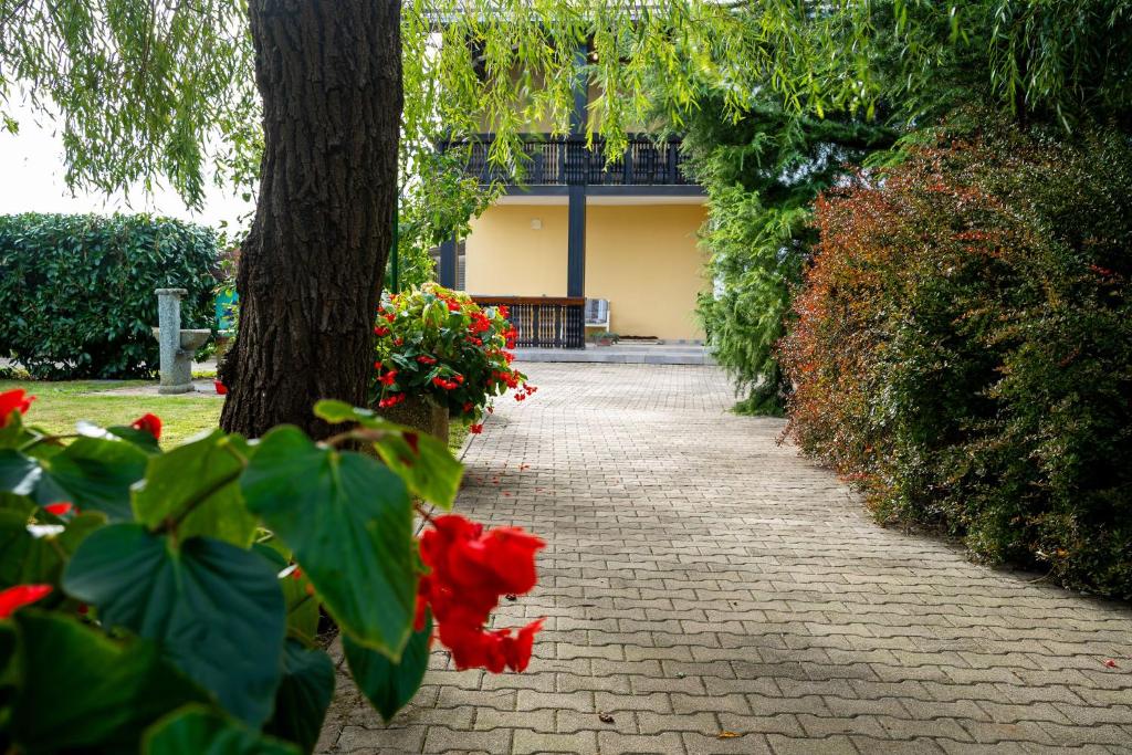 Aed väljaspool majutusasutust Apartma Maka