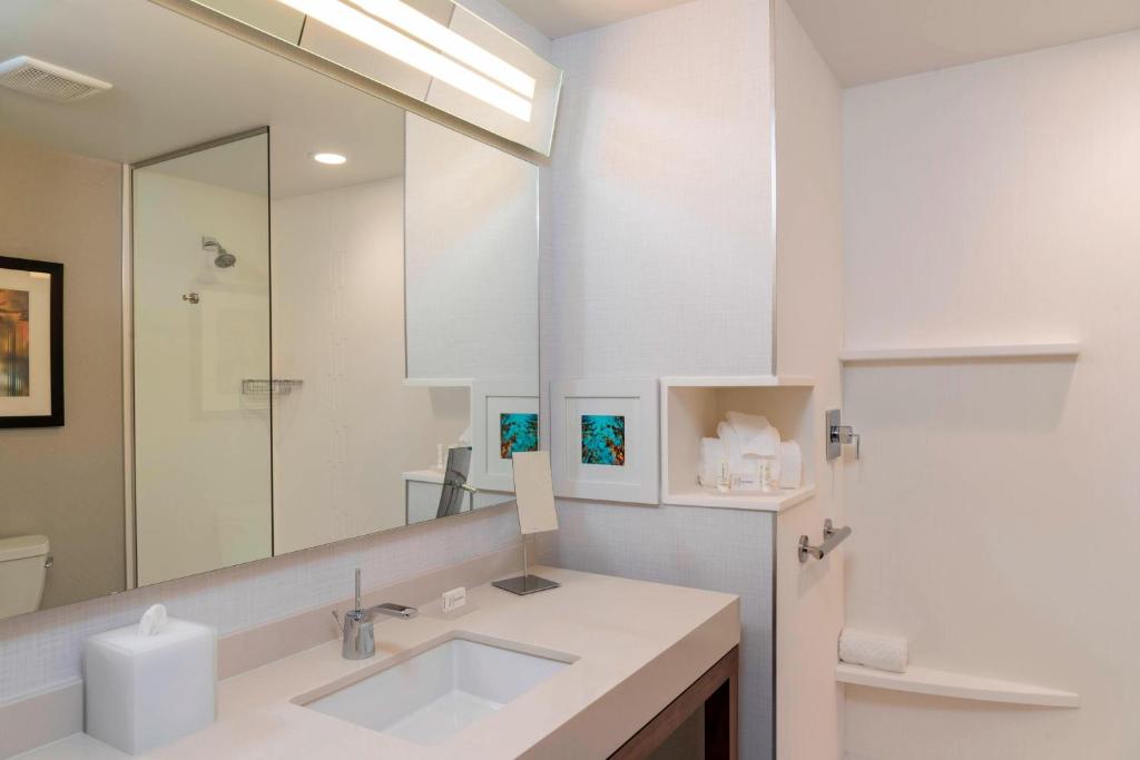 Courtyard by Marriott Cleveland Elyria photo