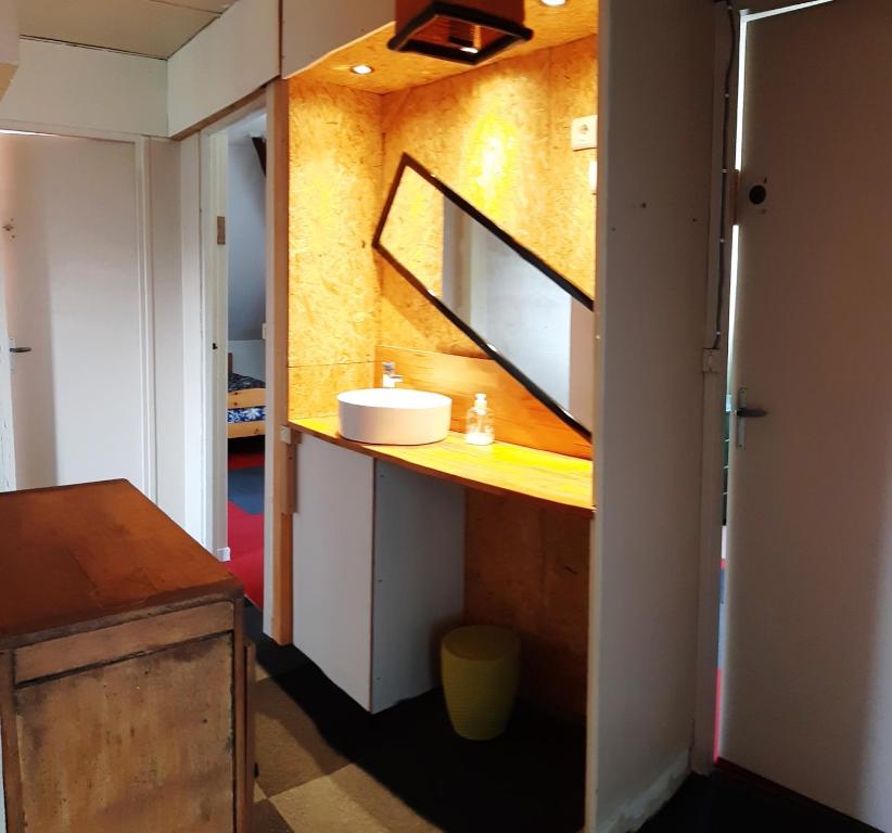 Afbeelding uit fotogalerij van Chambre des Aubépines in Orléans