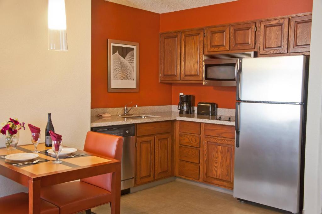 Kuchyň nebo kuchyňský kout v ubytování Residence Inn Eugene Springfield