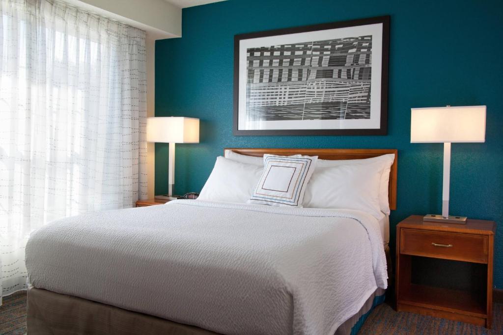 Postel nebo postele na pokoji v ubytování Residence Inn Eugene Springfield