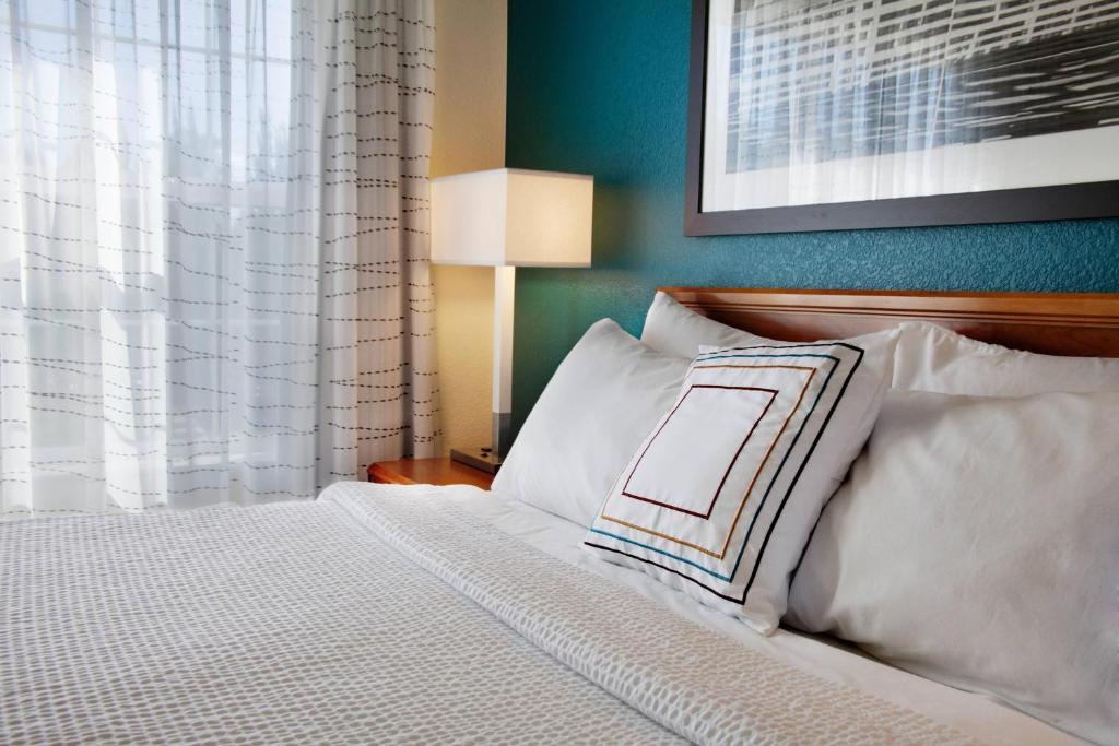 Postel nebo postele na pokoji v ubytování Residence Inn Eugene Springfield