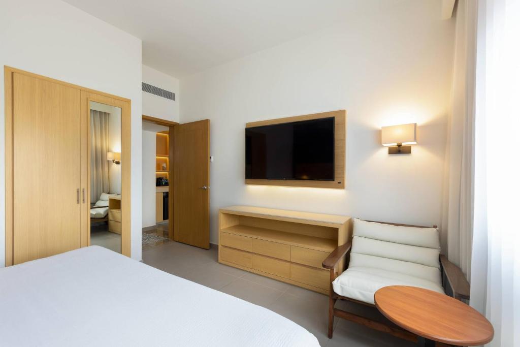 Postel nebo postele na pokoji v ubytování Courtyard by Marriott Cancun Airport