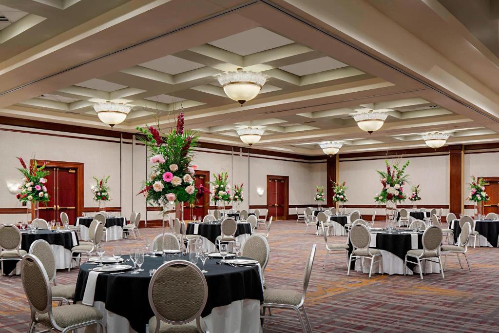 Indianapolis Marriott Downtown photo
