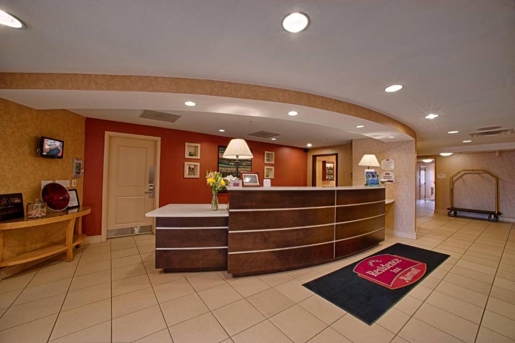 Vstupní hala nebo recepce v ubytování Residence Inn Neptune at Gateway Center
