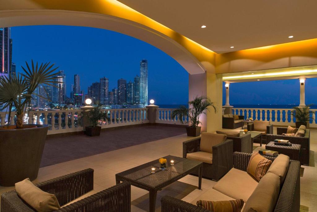Posezení v ubytování Le Meridien Panama