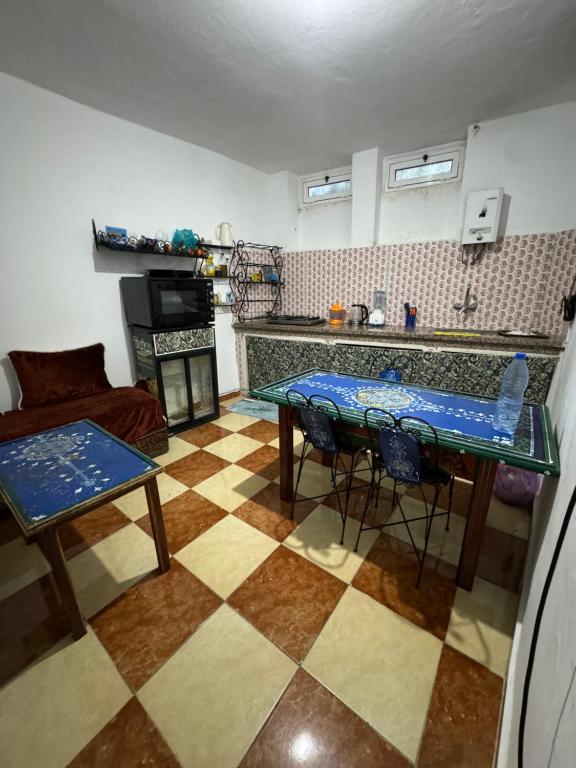 Una cocina o zona de cocina en Bleu home