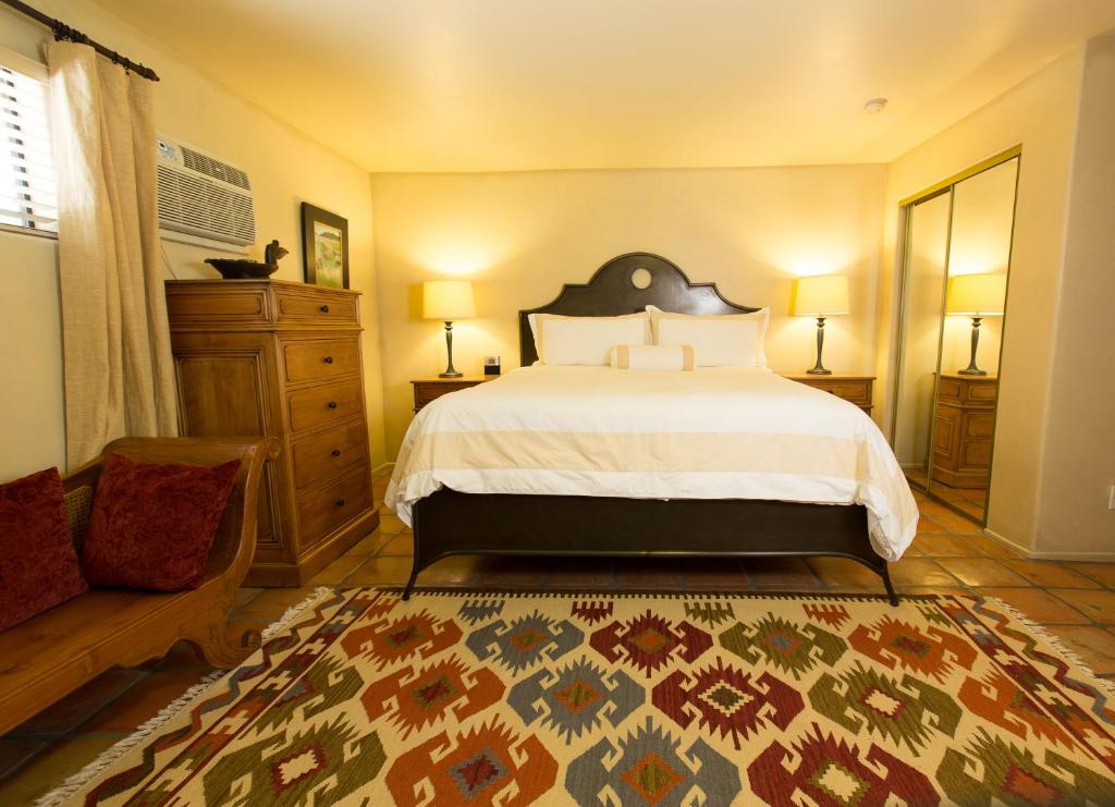 Blue Iguana Inn - 