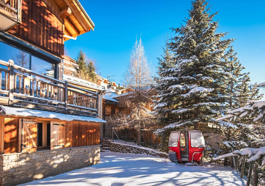 Appartement dans chalet 5 pièces, 14 pers, 4 ch, WiFi, jardin privé v zimě