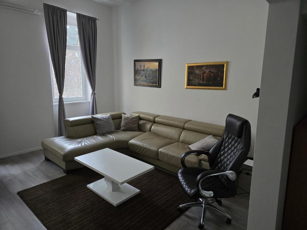 Et opholdsområde på Sarajevo central quiet apartment,private free parking