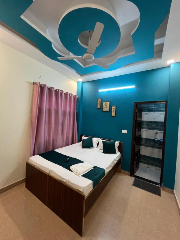 Postel nebo postele na pokoji v ubytování Hotel Silver Inn