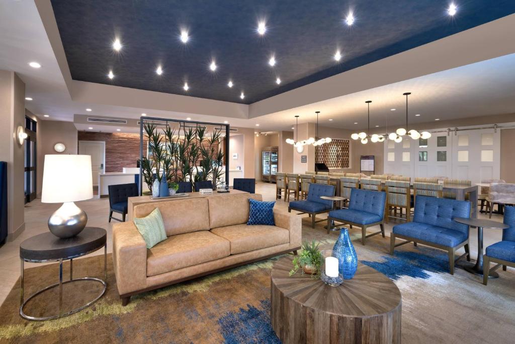 Posezení v ubytování Residence Inn by Marriott Sedona