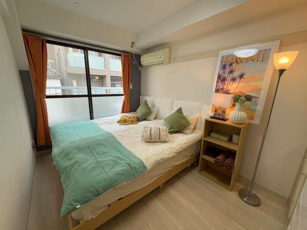 Shinjuku Yotsuya Sanchome Station 7-minute walk Hawaiian Twin Bed Charm  Room 1R, Tokyo (updated prices 2026)