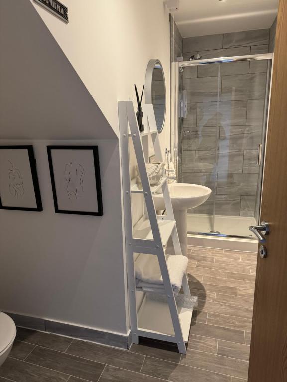 One Abbey Court - Housity