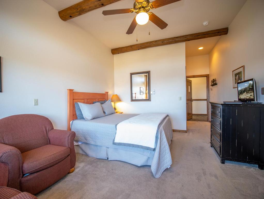Taharaa Mountain Lodge - Queen Suite