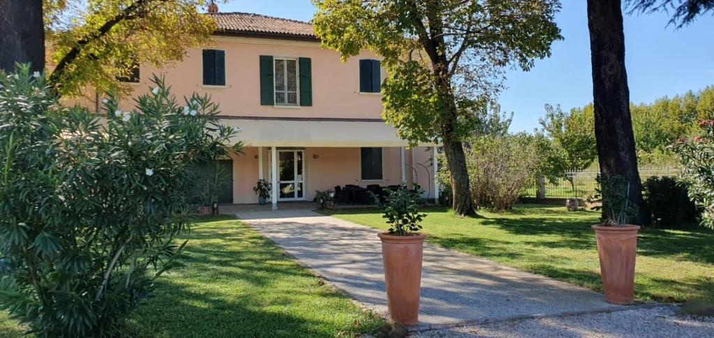 A garden outside Locanda Corte Roveri