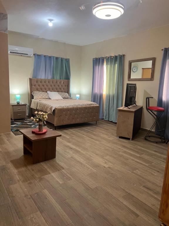 Llit o llits en una habitació de Hostal Bless house