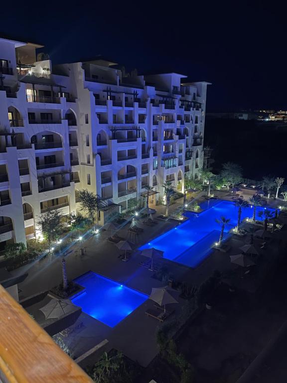 The swimming pool at or close to AlDau Heights Apartments