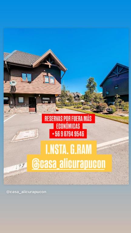una señal frente a una casa en Casa Alicura Pucon, en Pucón