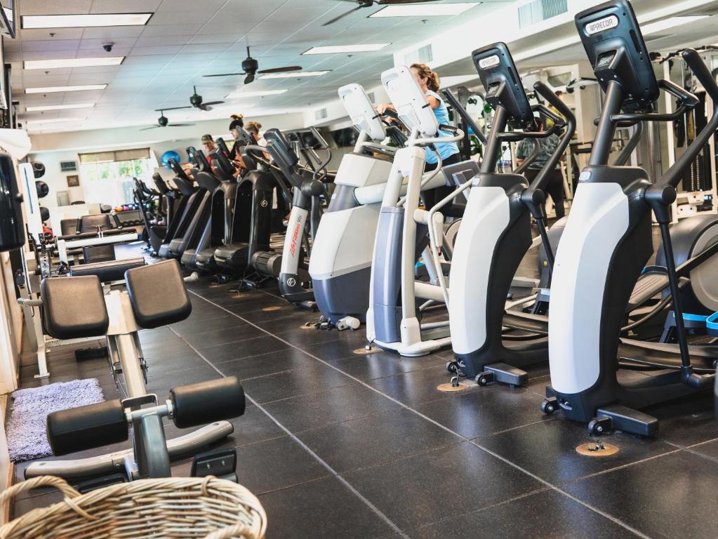 Fitness centrum a/nebo fitness zařízení v ubytování Wydown Hotel
