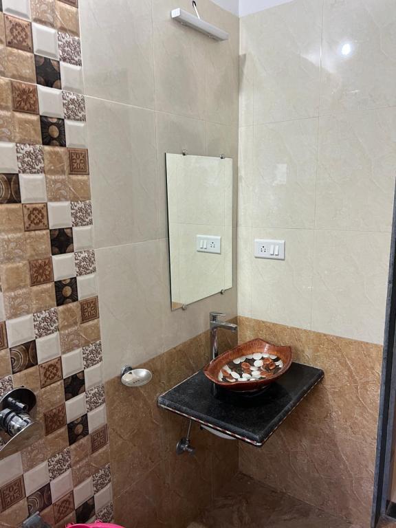 Koupelna v ubytování Hotel Shriyan Mahabaleshwar